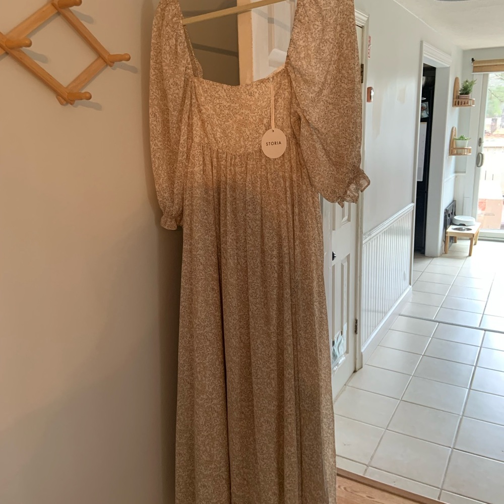 ✨NWT✨ Square neck maxi dress